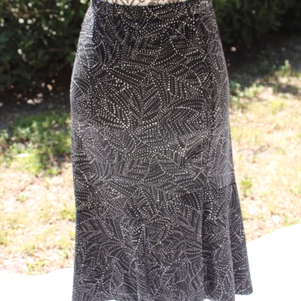 Nine&CO Skirt